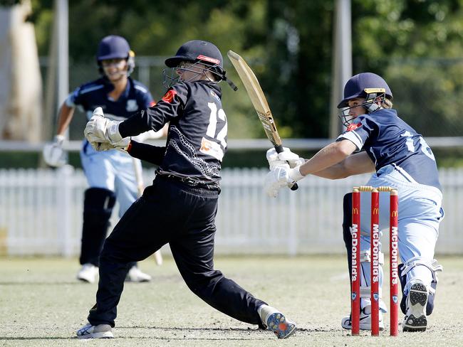 Penrith wicketkeeper Riley Killeen and Sutherland's Tom Faulkner. Picture: John Appleyard