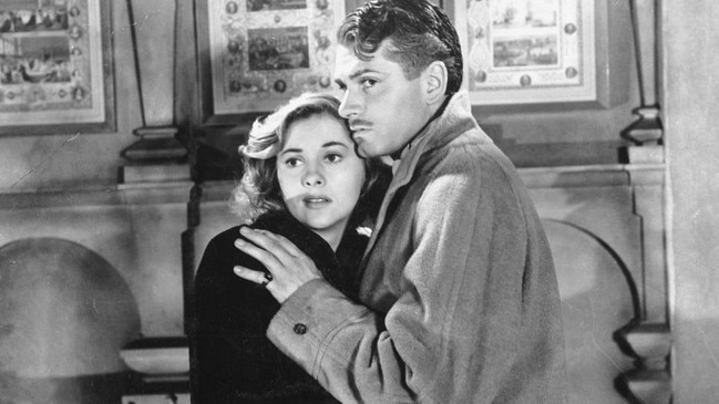 Joan-Fontaine and Laurence Olivier in Alfred Hitchcock’s classic version of Rebecca.