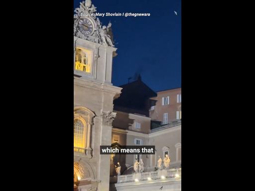 How crowd reacted to black smoke at Vatican