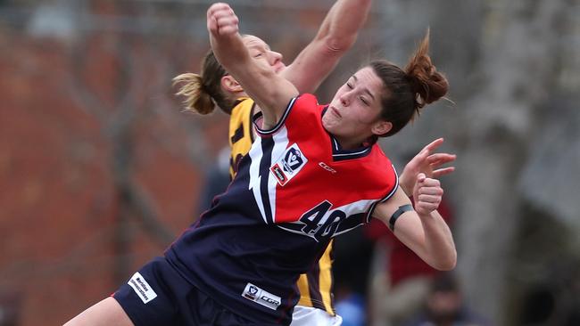 Lauren Pearce in action for Darebin.