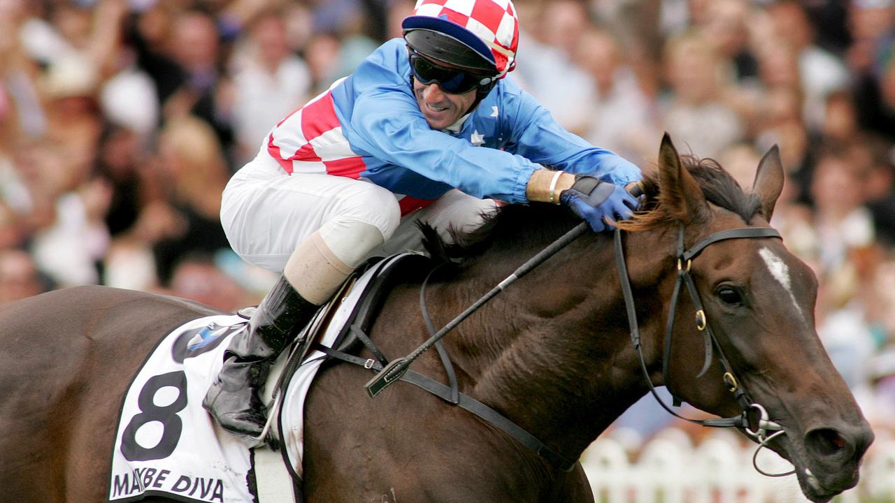 19/03/2005 PIRATE: Horseracing - racehorse Makybe Diva ridden by jockey Glen Boss winning The BMW race  at Rosehill 19 Mar 2005. a/ct