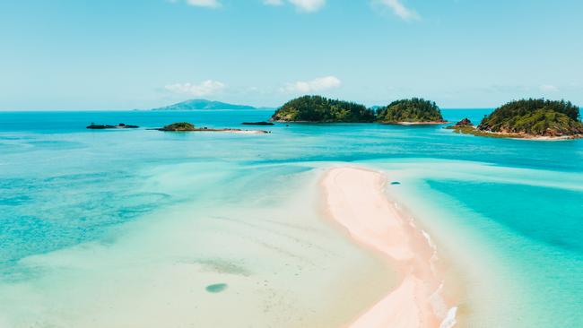 The new ocean tours based out of Mackay visit stunning locations like Cockermouth Island.