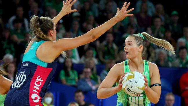 Alice Teague-Neeld looks to make a pass as the Fever were near unstoppable against their Victorian counterparts. Picture: James Worsfold/Getty Images