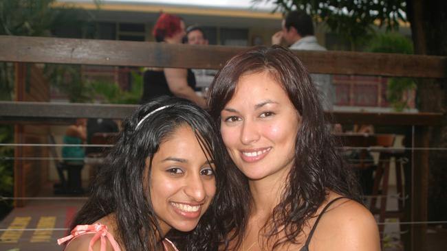 TCP TIMEOUT 11/2/2007 - Jaspreet and Zoey at Shenanigans Keywords / Pubs / Clubs / Timeout / People