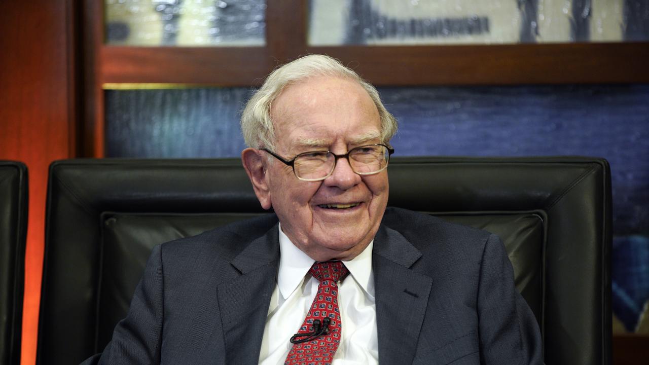 Warren Buffett’s Berkshire Hathaway Takes A $5.5bn Stake In JPMorgan ...