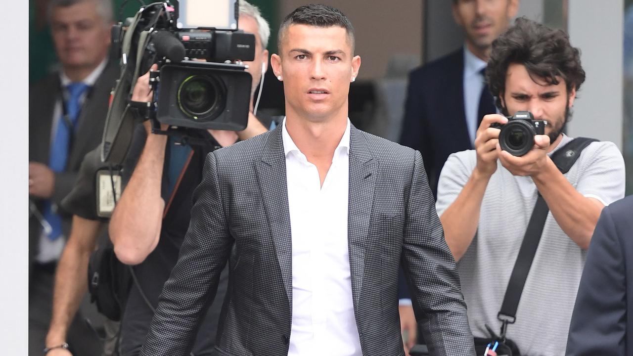 Ronaldo's Juventus Jersey Sells 520,000 Units