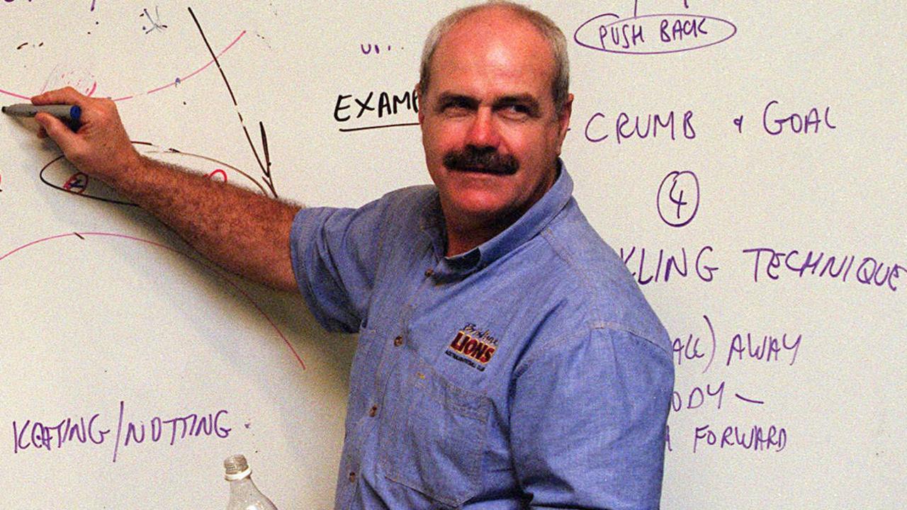 Sept 09 1999 -  Bris  Lions coach Leigh Matthews  at the whiteboard during  team selection and strategies for Saturday's match against the Western Bulldogs p// afl  sport headshot alone