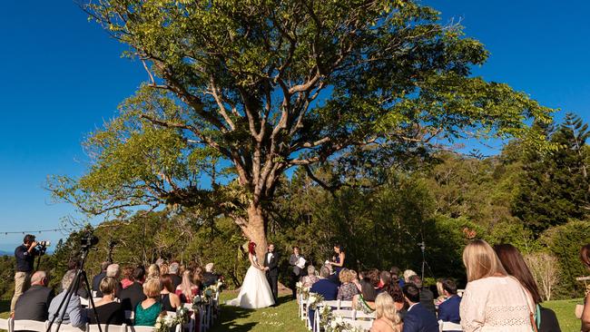 Intimate wedding (Sunshine Coast Wedding Photographer Ben Connolly)