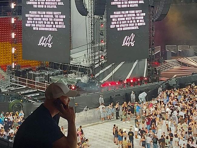 Luke Combs fans ordered to leave stadium after severe storm