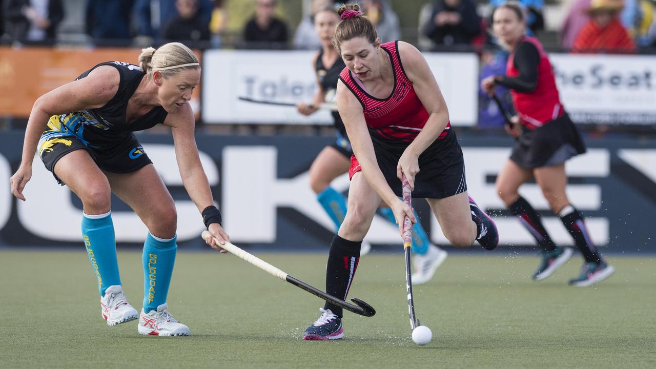 Lindy Culverwell (left) of Gold Coast 1 and Catherine Podesta of Rockhampton 1.