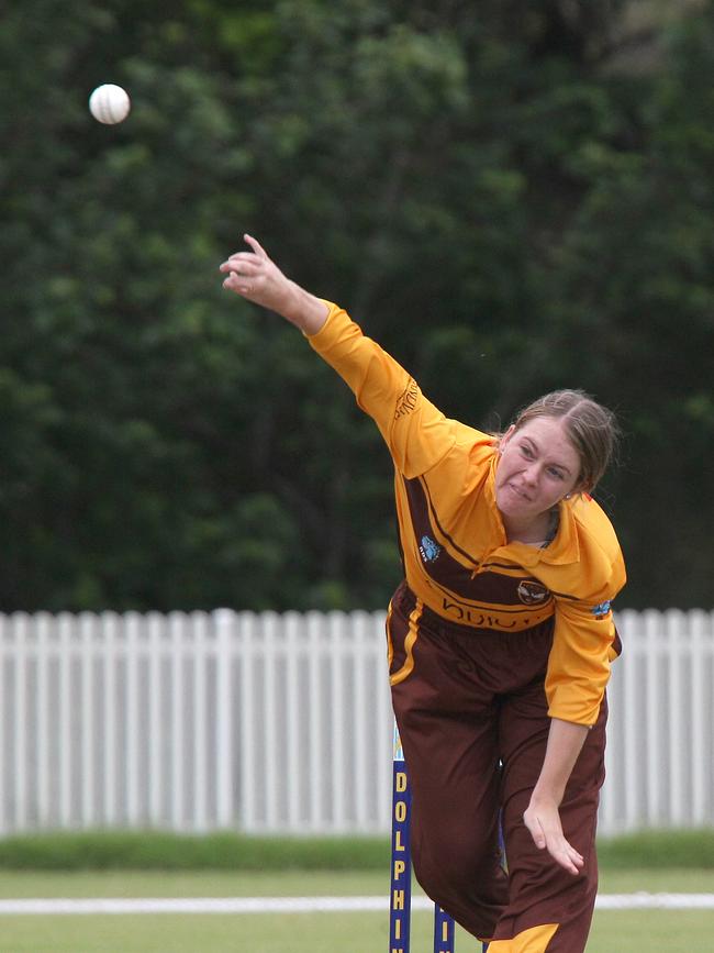 Katherine Raymont Shield women's cricket - Gold Coast Dolphins vs. Ipswich-Logan at Bill Pippen Oval, Robina. . Ipswich-Logan bowler Gina Bidgood. Pic Mike Batterham