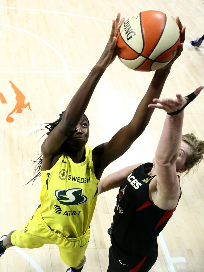 Ezi Magbegor snatches a rebound. Picture: Ned Dishman/NBAE via Getty