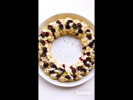 No-bake white Christmas wreath