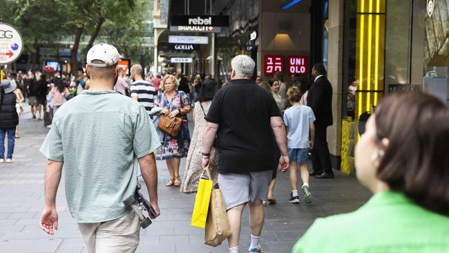 SYDNEY, AUSTRALIA. NCA NewsWire Photos. NOVEMBER 18TH, 2023. Shoppers flocking into the Sydney CBD as Christmas grows closer. NCA NewsWire/ Dylan Robinson