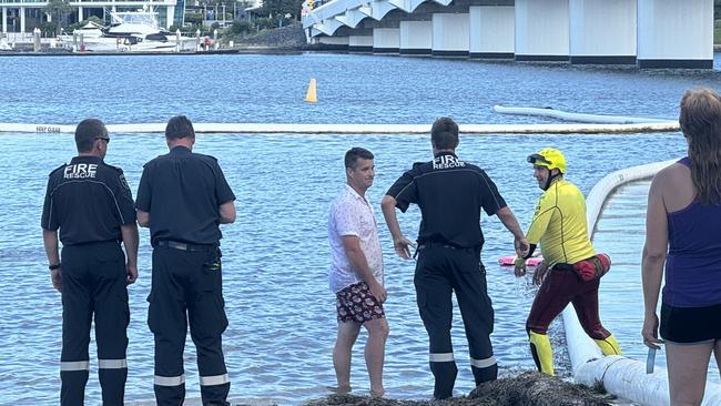 Emergency services responding to the drowning at Paradise Point Parklands. Picture: Kathleen Skene