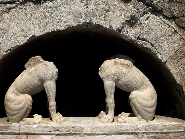 Mud threatens Amphipolis tomb