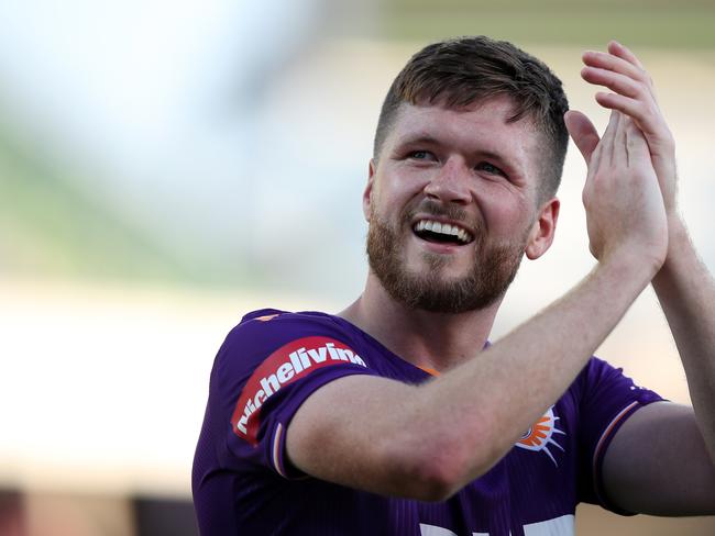 Alex Grant of Perth Glory claps the fans after the Round 14 A-League match between Perth Glory and Adelaide United at HBF Park in Perth, Saturday, January 11, 2020. (AAP Image/Gary Day) NO ARCHIVING, EDITORIAL USE ONLY