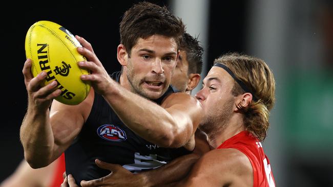 Levi Casboult takes a mark against Sydney in Round 16, 2021. Picture: Michael Klein