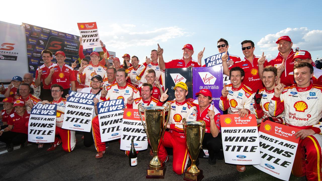 McLaughlin and Shell V-Power Racing Team celebrate the Race 20 victory.