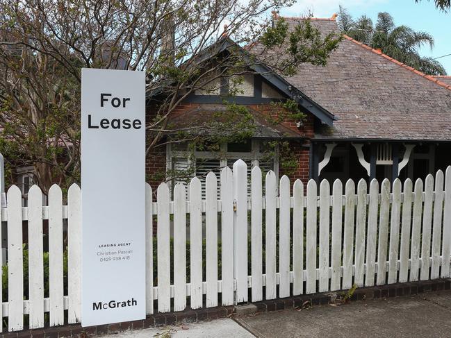 SYDNEY, AUSTRALIA - NewsWire Photos, SEPTEMBER, 28 2021: A view of a residential property with a For Lease sign at Balls Head Waverton on Sydney's North Shore. As many as one-in-five home buyers are potentially borrowing more than six times their income, prompting the Treasurer to consider stepping in to crackdown on home loans.  Picture: NCA NewsWire / Gaye Gerard