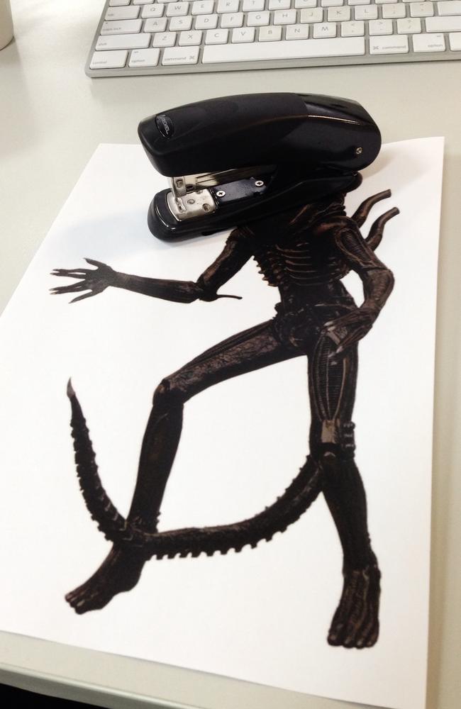 Aaaaaaaaaaaarghhhh! Thanks to reader Paul Cruz for this alien woth a stapler head. Hope these guys never invade.