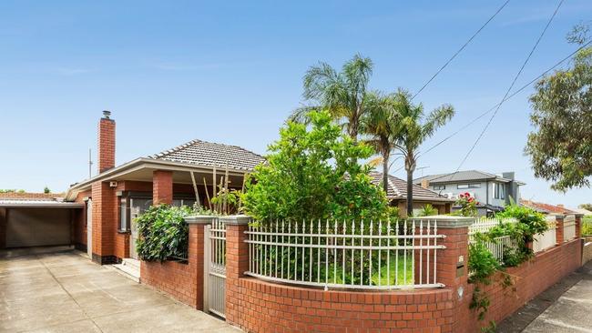 12 Boston St, Fawkner, attracted bids as low as $250 as it eked out an $856,000 sale.