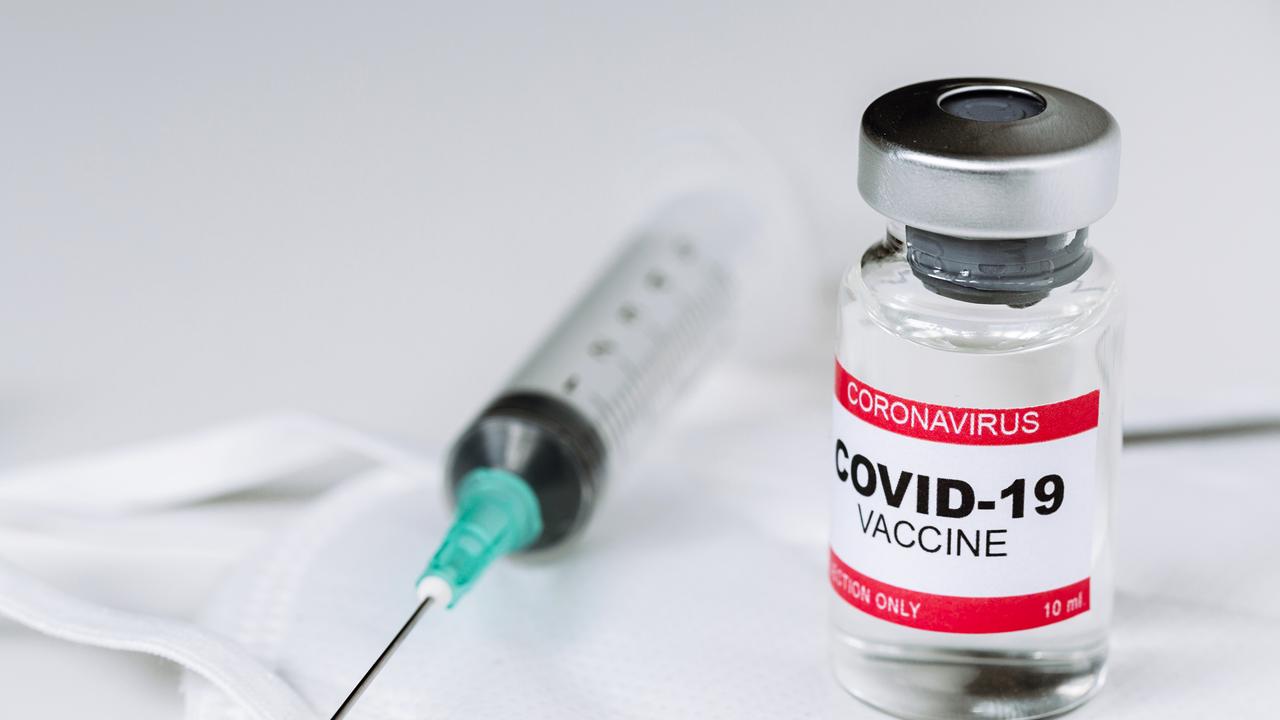 Fourth coronavirus jab not yet recommended for healthy Australians ...