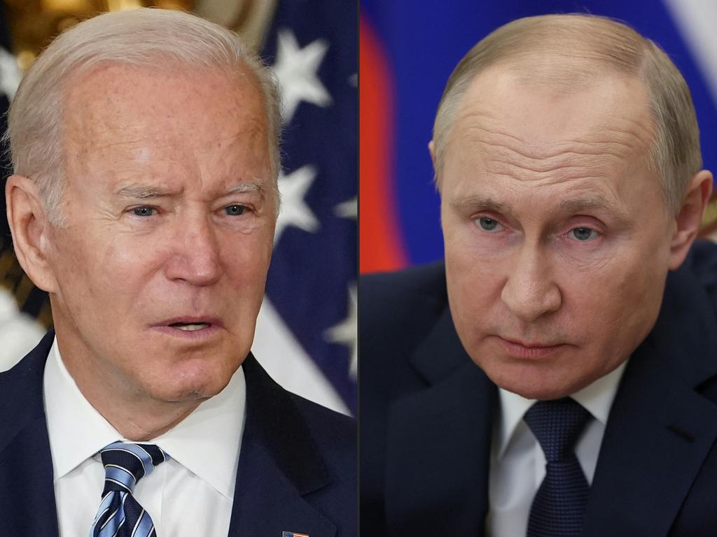 (COMBO) This combination of file pictures created on December 06, 2021 shows US President Joe Biden during a signing ceremony at the White House in Washington, DC on November 18, 2021; and Russian President Vladimir Putin in a congress of the United Russia party in Moscow, on December 4, 2021. - Ukraine has proposed three-way talks with US President Joe Biden and Russian President Vladimir Putin amid fears of invasion, an aide to Ukraine's Volodymyr Zelensky said on January 14, 2022. (Photo by MANDEL NGAN and Mikhail Metzel / various sources / AFP)