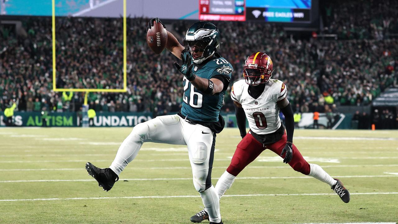 Super Bowl 2025: Key Questions for Chiefs vs Eagles and Analysis Is Kansas City Superior to the Patriots Dynasty? Jalen Hurts' 27-Year Curse Latest NFL News and Insights