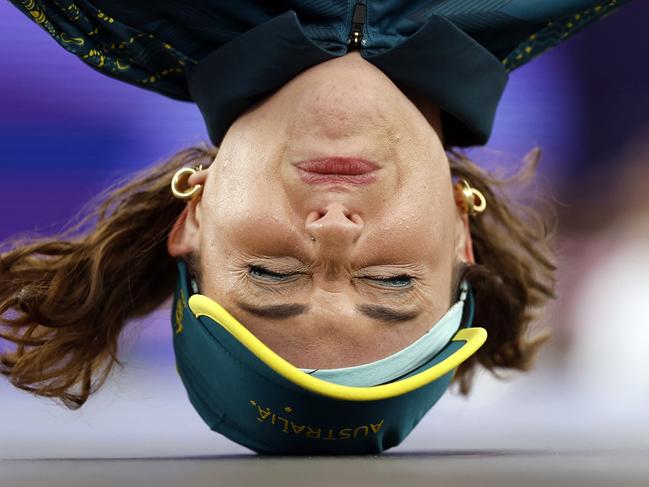 TOPSHOT - Australia's Rachael Gunn, known as Raygun competes in the Women's Breaking dance Round robin of the Paris 2024 Olympic Games at La Concorde in Paris, on August 9, 2024. (Photo by Odd ANDERSEN / AFP)