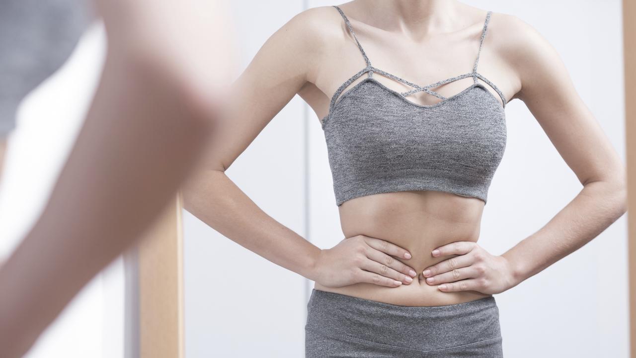 hourglass syndrome: Often suck your stomach in to look slimmer in