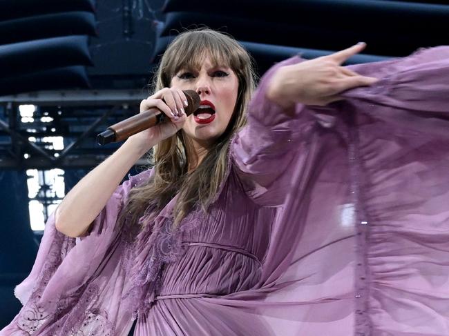 AMSTERDAM, NETHERLANDS - JULY 04: (EDITORIAL USE ONLY AND NO COMMERCIAL USE AT ANY TIME. NO USE ON PUBLICATION COVERS.) Taylor Swift performs onstage during  "Taylor Swift | The Eras Tour" at Johan Cruijff Arena on July 04, 2024 in Amsterdam, Netherlands. (Photo by Carlos Alvarez/Getty Images for TAS Rights Management)