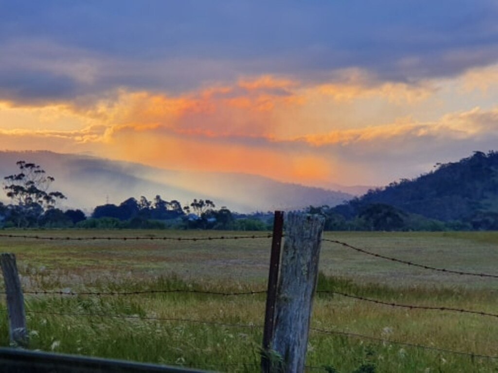 Elderslie fire taken from 12km away near Broadmarsh. Picture JASE EVANS