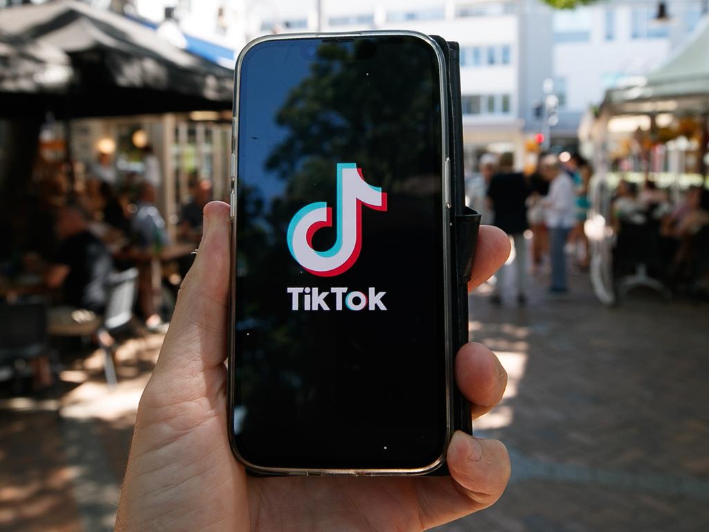 TikTok users with eating disorders didn’t even have to like a video to be pushed with more harmful content. Picture: Tim Pascoe