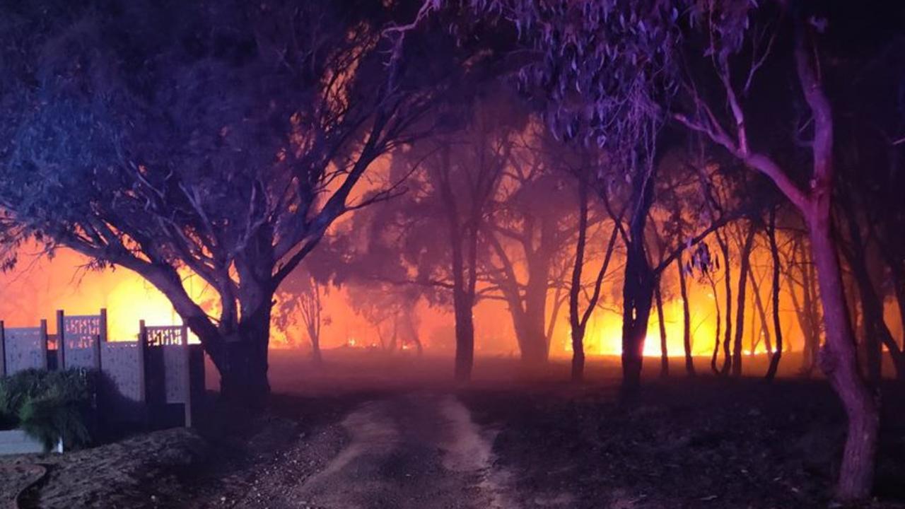 Residents In Victoria’s West Warned To Evacuate As Bayindeen Fire ...