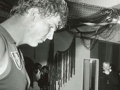 John Northey gives Jim Stynes a dressing down after the 1987 preliminary final. Picture: The Age