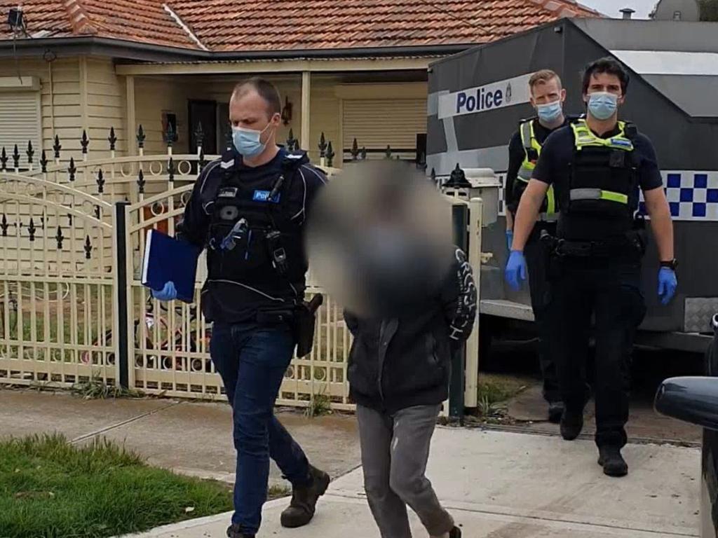 Melbourne Police Arrest 251 Young People In Teen Gang Crackdown Daily Telegraph 