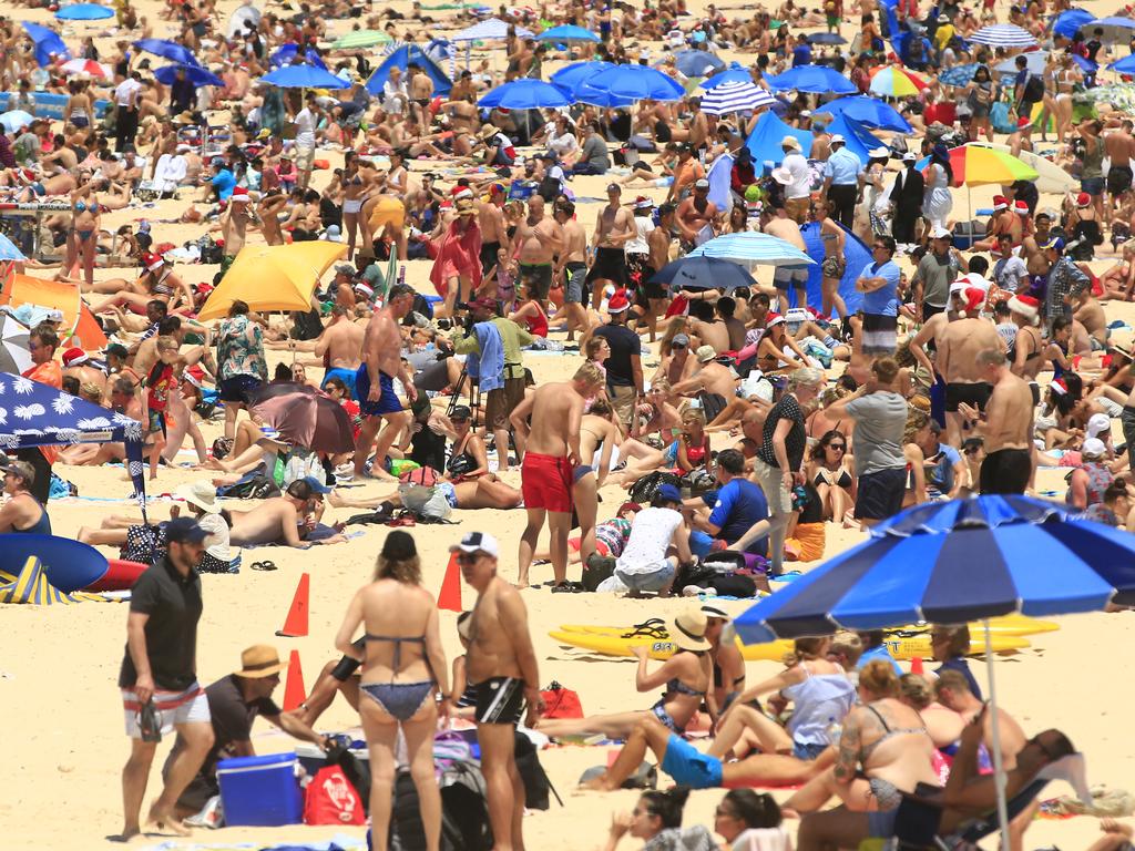 Bondi Beach is packed! Picture: Mark Evans/Getty Images