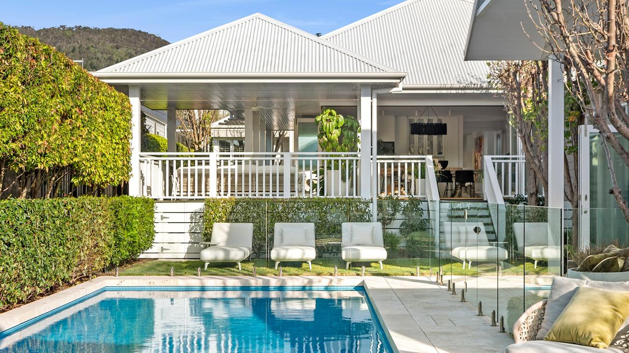 ‘Instantly relaxed’: McCrae dream beach house 150m from sand