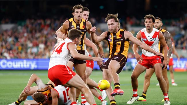 Jack Scrimshaw, seen here kicking the ball during the match, was singled out by coach Sam Mitchell. (Photo by Michael Willson/AFL Photos via Getty Images)