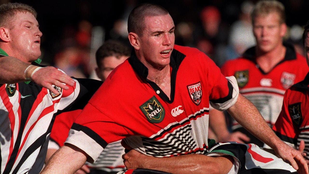 North Sydney Bears vs Penrith Panthers at Nth Syd Oval. Ben Ikin offloads. Pic;Gregg/Porteous. headshot sport NRL rugby league action nsw