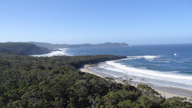 <s1>RUGGED BEAUTY: Hikers may soon be able to make guided tours to South East Cape, in Southwest National Park.</s1>                        <ld pattern=" "/>                        <source>Picture: DPIPWE</source>