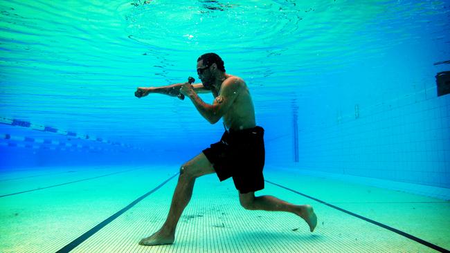 Anthony Mundine trains underwater