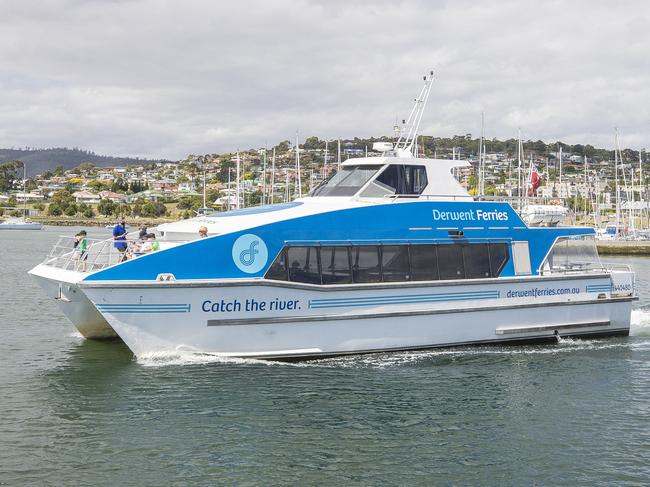 Derwent Ferries.  Ferry leaves the eastern shore. Picture: Richard Jupe