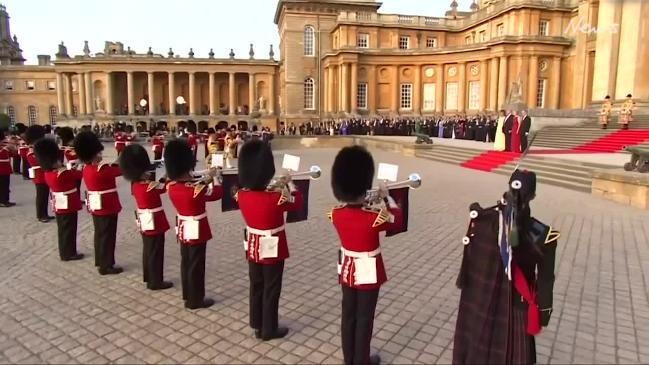 Donald Trump greeted with British pomp at Blenheim Palace