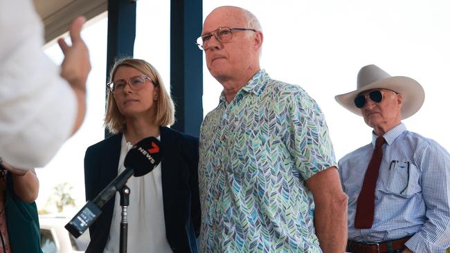 Dr Lisa Fraser, Dr Rod Catton (ret’d) and Bob Katter addressing media outside Dr Lisa’s clinic in Gordonvale. Picture: Supplied.