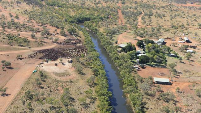 Romeo Roxas, via his entity Australian Green Properties, has sold the 559,500ha Murray Downs station.