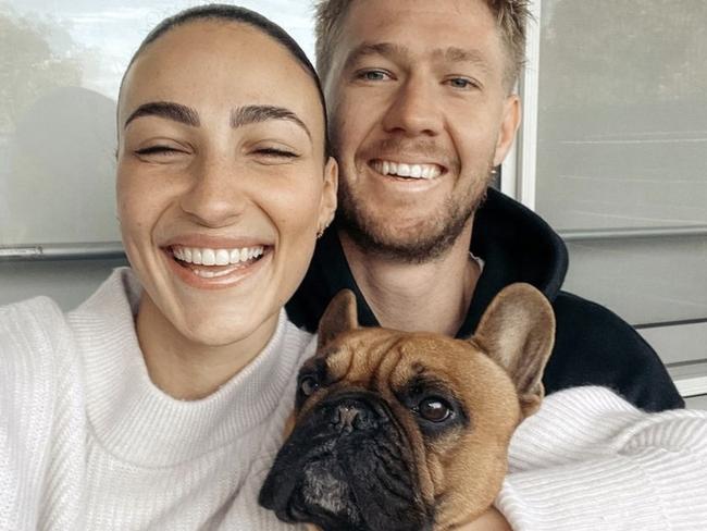 Tayla and Nathan Broad say their dog was left in a crate for hours due to the delays.