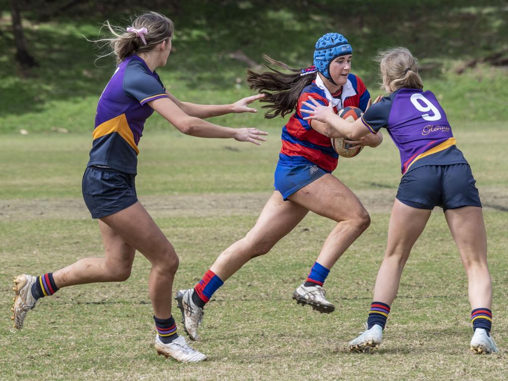 Zoe Geiger for Downlands. Selena Worsley Shield game2. Girl's rugby 7s Downlands vs Glennie. Saturday, August 6, 2022. Picture: Nev Madsen.