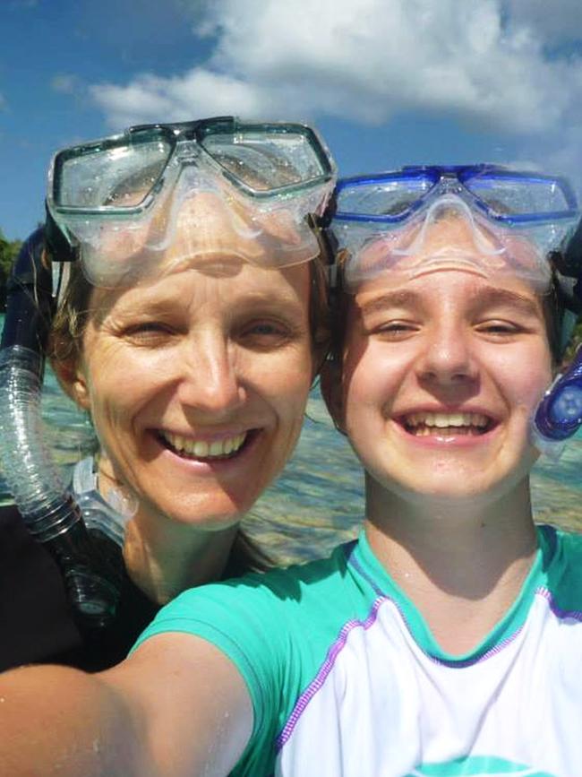 The mother and daughter are from Calamvale.